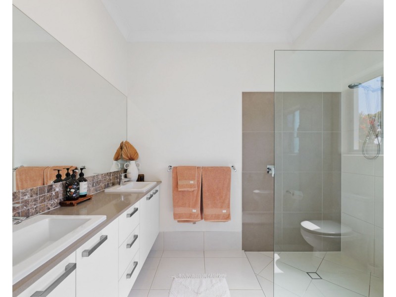 10 Sylvie Street, Pelican Waters QLD 4551