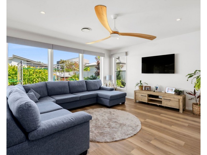 25 Warrego Drive, Pelican Waters QLD 4551