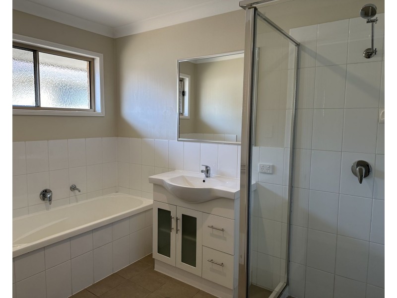 29 Peregrine Drive, Lowood QLD 4311