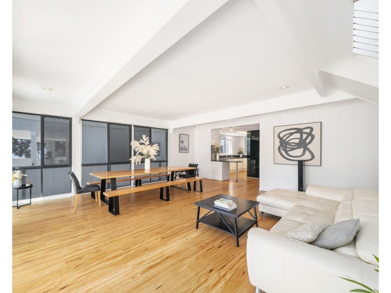 21 Kennedy Esplanade, Scarborough QLD 4020