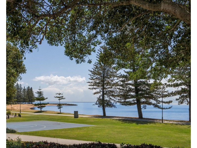 21 Kennedy Esplanade, Scarborough QLD 4020