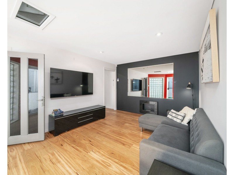 21 Kennedy Esplanade, Scarborough QLD 4020