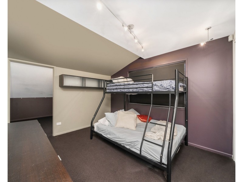 21 Kennedy Esplanade, Scarborough QLD 4020