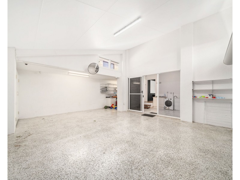 21 Kennedy Esplanade, Scarborough QLD 4020