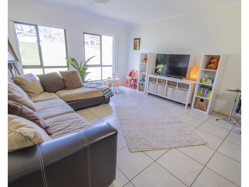 11-25 Gainsborough Drive, D’aguilar QLD 4514