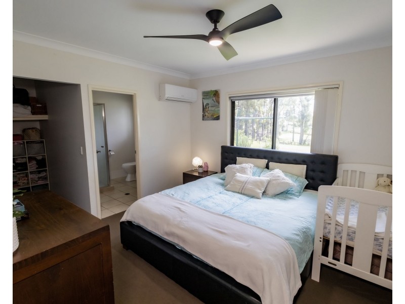 11-25 Gainsborough Drive, D’aguilar QLD 4514