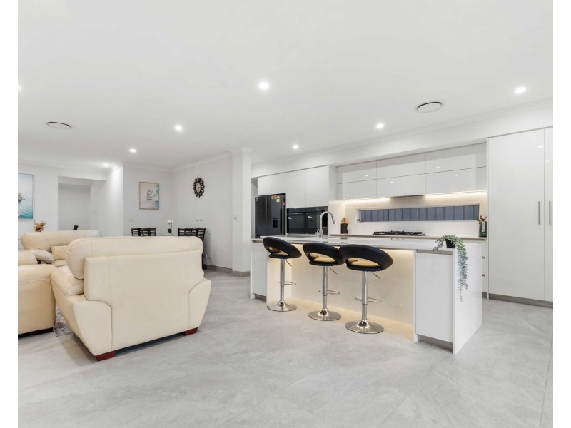 6 Jumilla Way, Caversham WA 6055