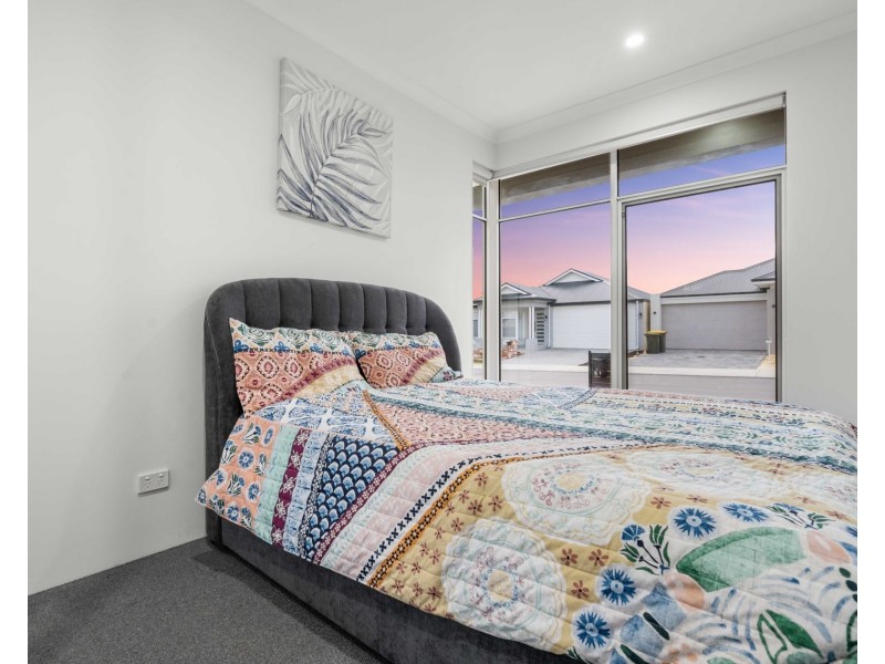 6 Jumilla Way, Caversham WA 6055