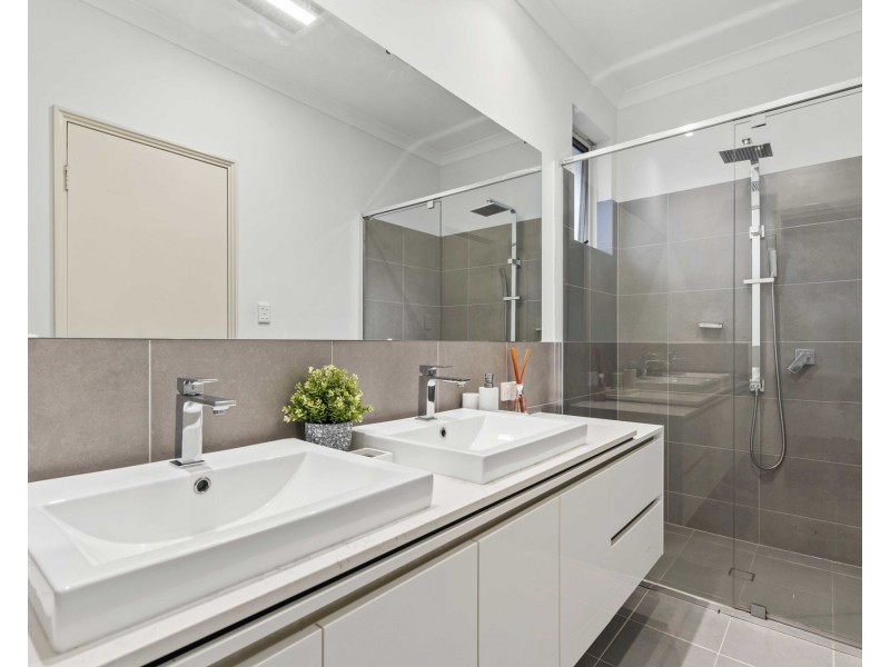 6 Jumilla Way, Caversham WA 6055