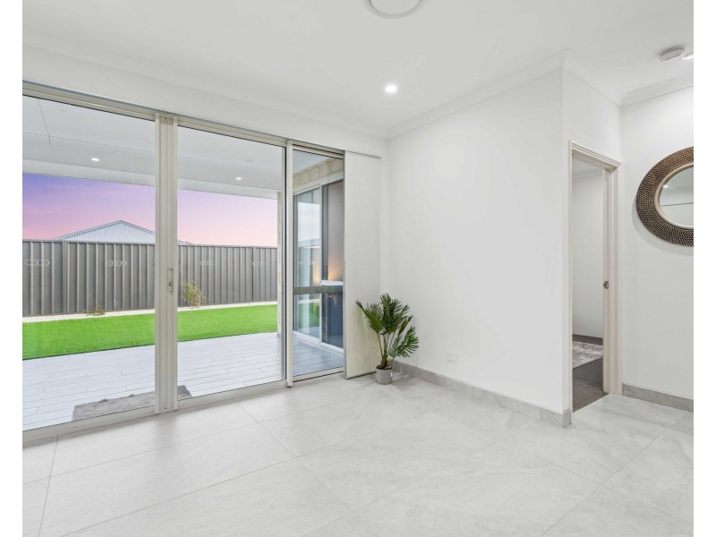 6 Jumilla Way, Caversham WA 6055