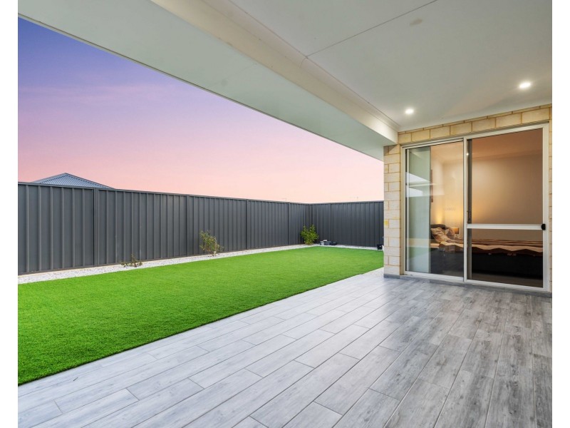 6 Jumilla Way, Caversham WA 6055