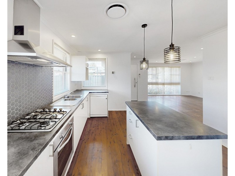 8 Lassetter Place, Ruse NSW 2560