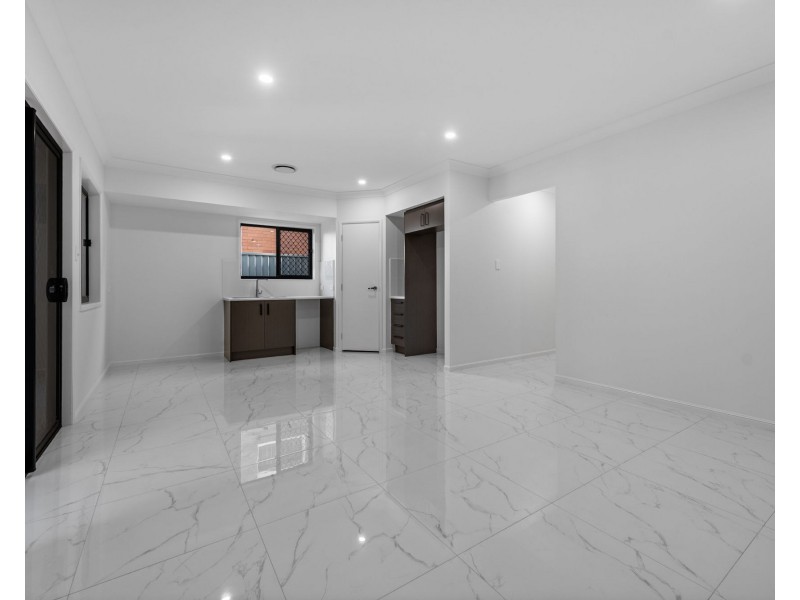 2/169 Hudson Road, Wooloowin QLD 4030