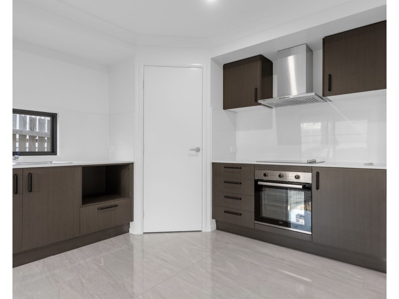 2/169 Hudson Road, Wooloowin QLD 4030