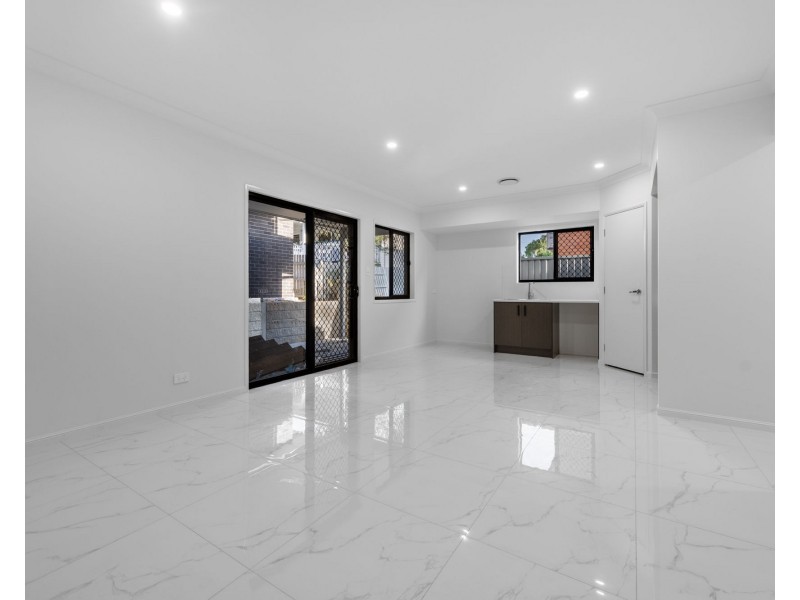 2/169 Hudson Road, Wooloowin QLD 4030