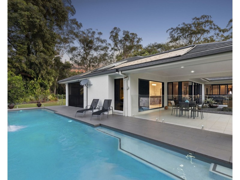 28 Devonstone Drive, Cooroibah QLD 4565