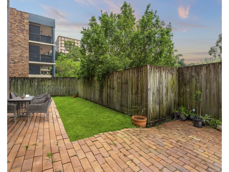 1/60 Swann Road, Taringa QLD 4068