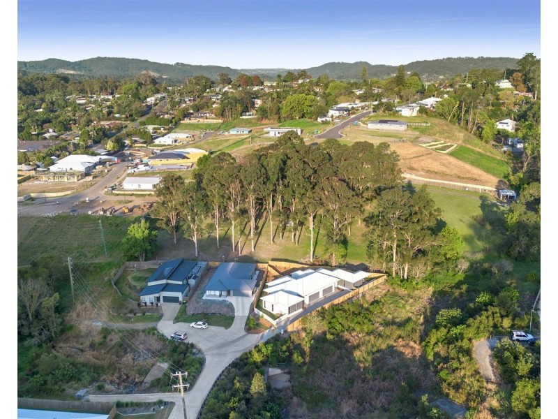 2/24 Bosky Place, Nambour QLD 4560