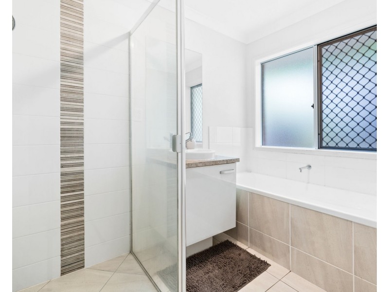 1 Gibb Lane, Ormeau Hills QLD 4208
