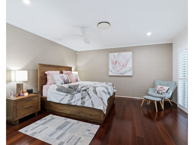 4 Bond Street, Pelican Waters QLD 4551