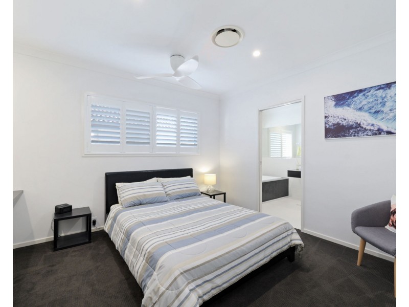 4 Bond Street, Pelican Waters QLD 4551