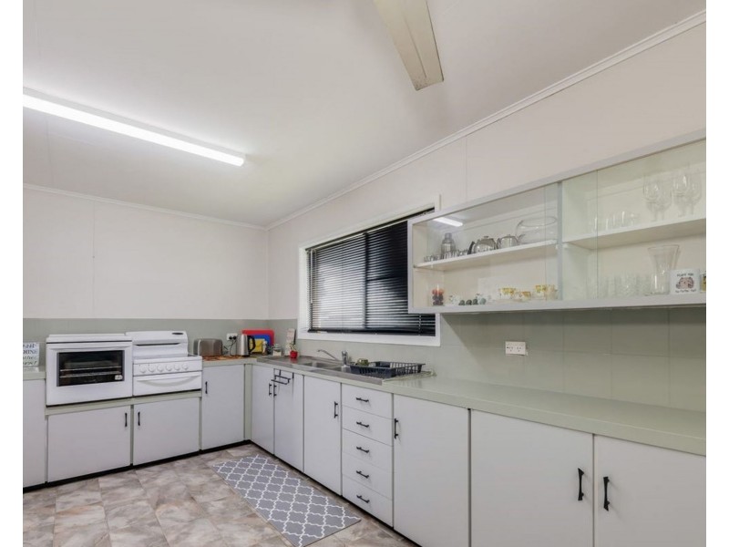 11 Phillips Street, Bundaberg North QLD 4670