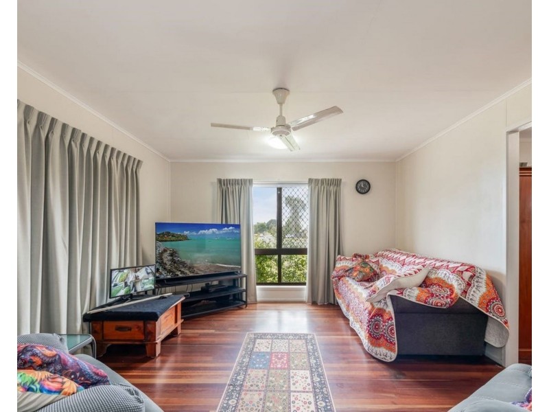 11 Phillips Street, Bundaberg North QLD 4670