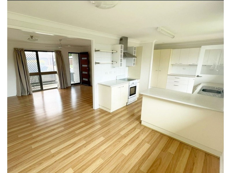 18 McLachlan Drive, Avenell Heights QLD 4670