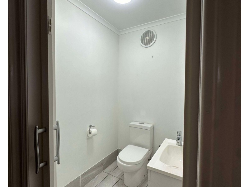 18 McLachlan Drive, Avenell Heights QLD 4670