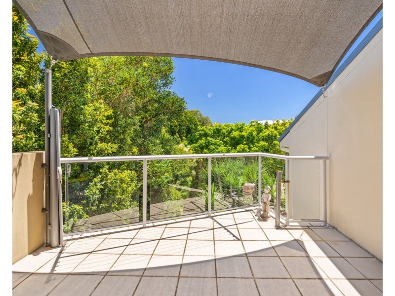 13/8 Proud Street, Labrador QLD 4215