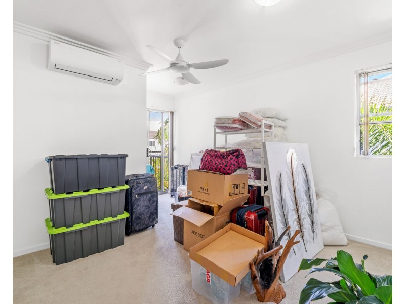 13/8 Proud Street, Labrador QLD 4215