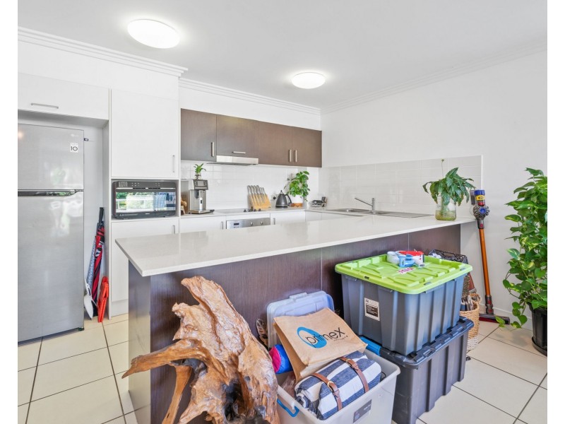 13/8 Proud Street, Labrador QLD 4215