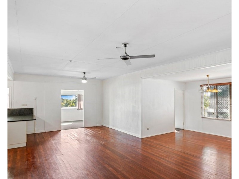 16 Kirkhill Street, Brighton QLD 4017