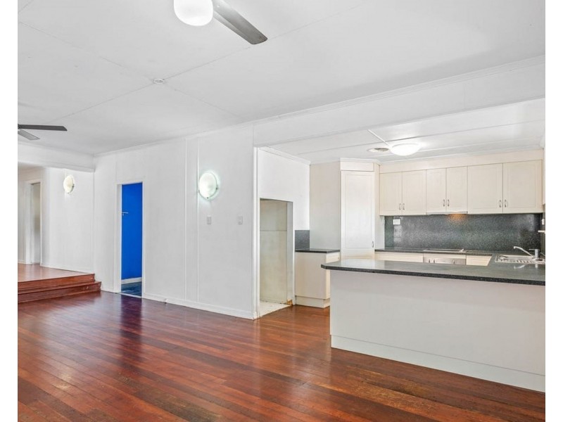 16 Kirkhill Street, Brighton QLD 4017