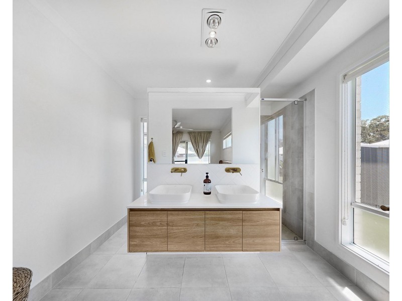 95 Pauls Road, Upper Caboolture QLD 4510