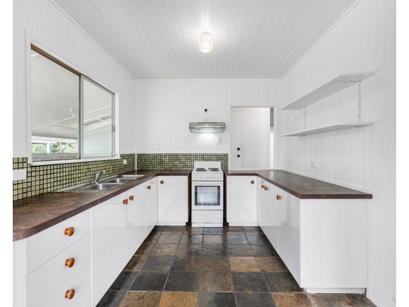 33 Orallo Street, Lota QLD 4179