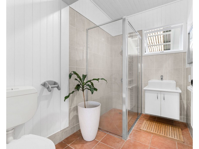 33 Orallo Street, Lota QLD 4179