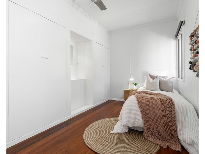 10 Grainger Street, Wynnum QLD 4178