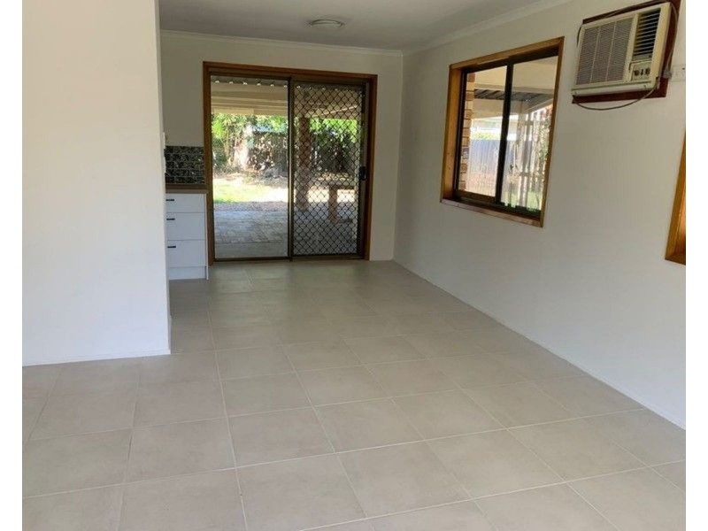 16 Gillian Street, Beachmere QLD 4510
