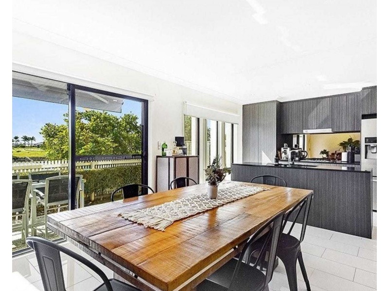 22/126 Marina Quays Boulevard, Hope Island QLD 4212