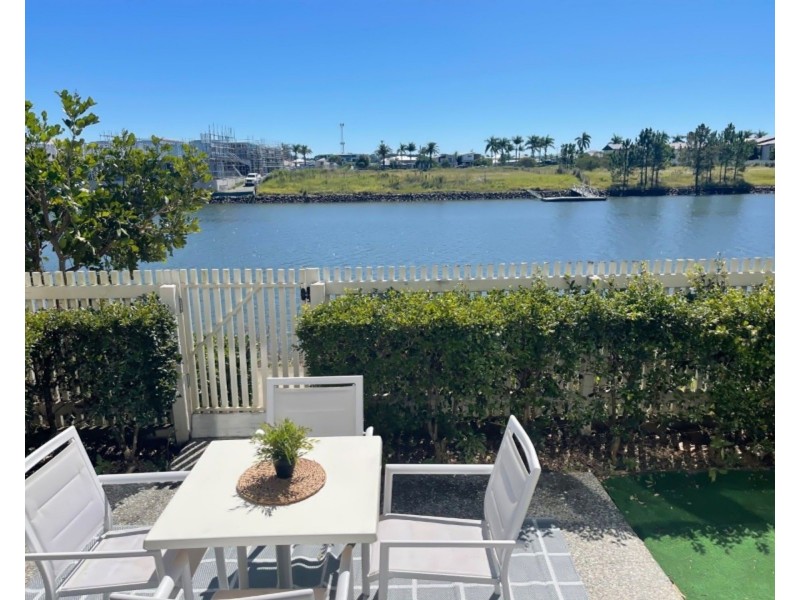 22/126 Marina Quays Boulevard, Hope Island QLD 4212