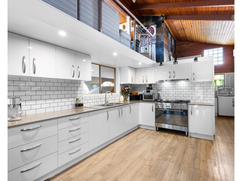 18 Booker Parade, Golden Beach QLD 4551