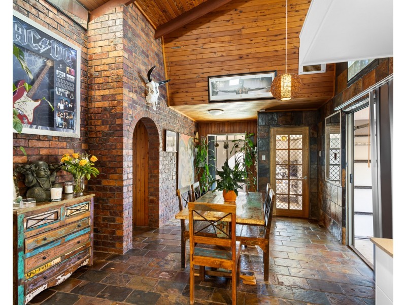 18 Booker Parade, Golden Beach QLD 4551