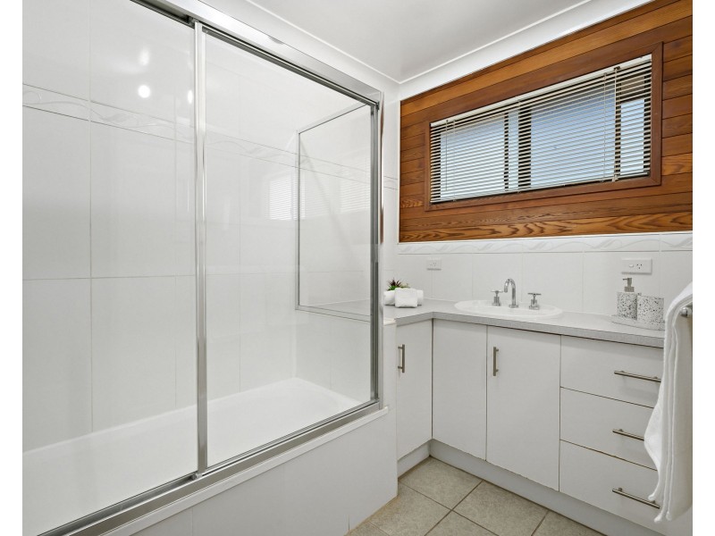 12 Guards Street, Bray Park QLD 4500
