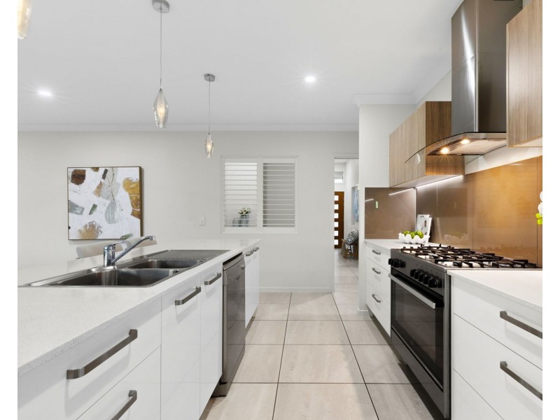 12 Agathis Place, Noosaville QLD 4566