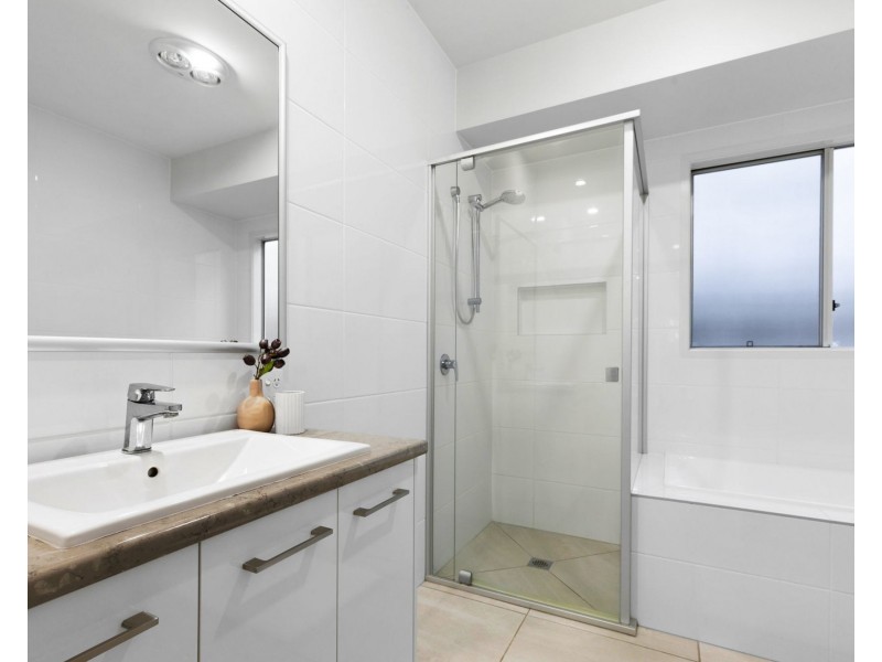 12 Agathis Place, Noosaville QLD 4566