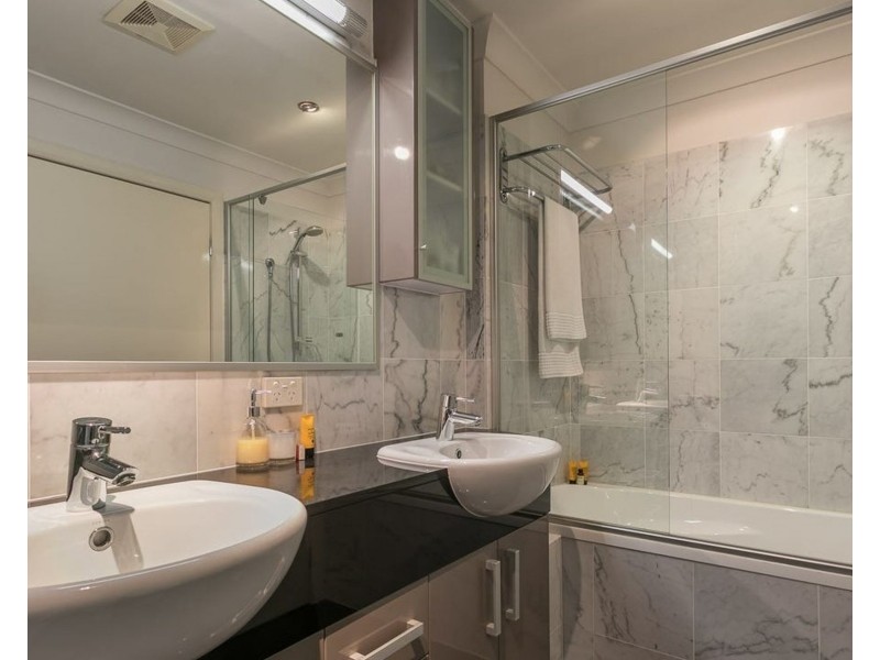 2/34 Highlands Street, Albion QLD 4010