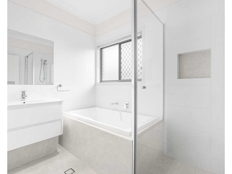 190A Kianawah Road, Wynnum West QLD 4178