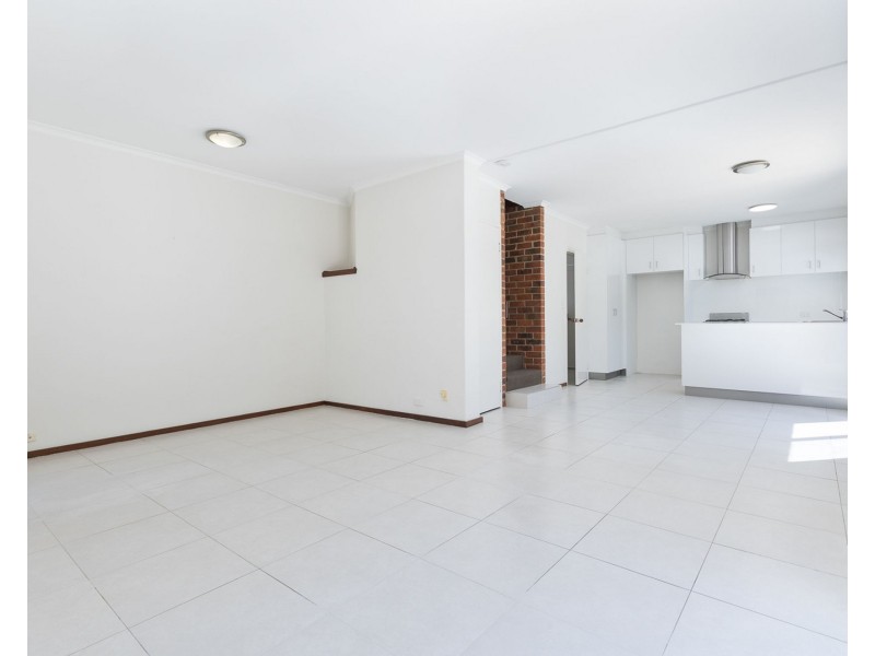 3/10 Leonora Street, Como WA 6152