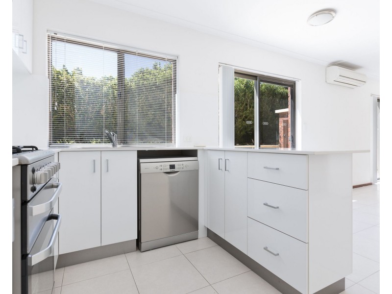 3/10 Leonora Street, Como WA 6152